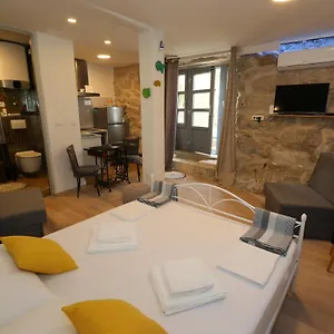 Fondo Apartment Split